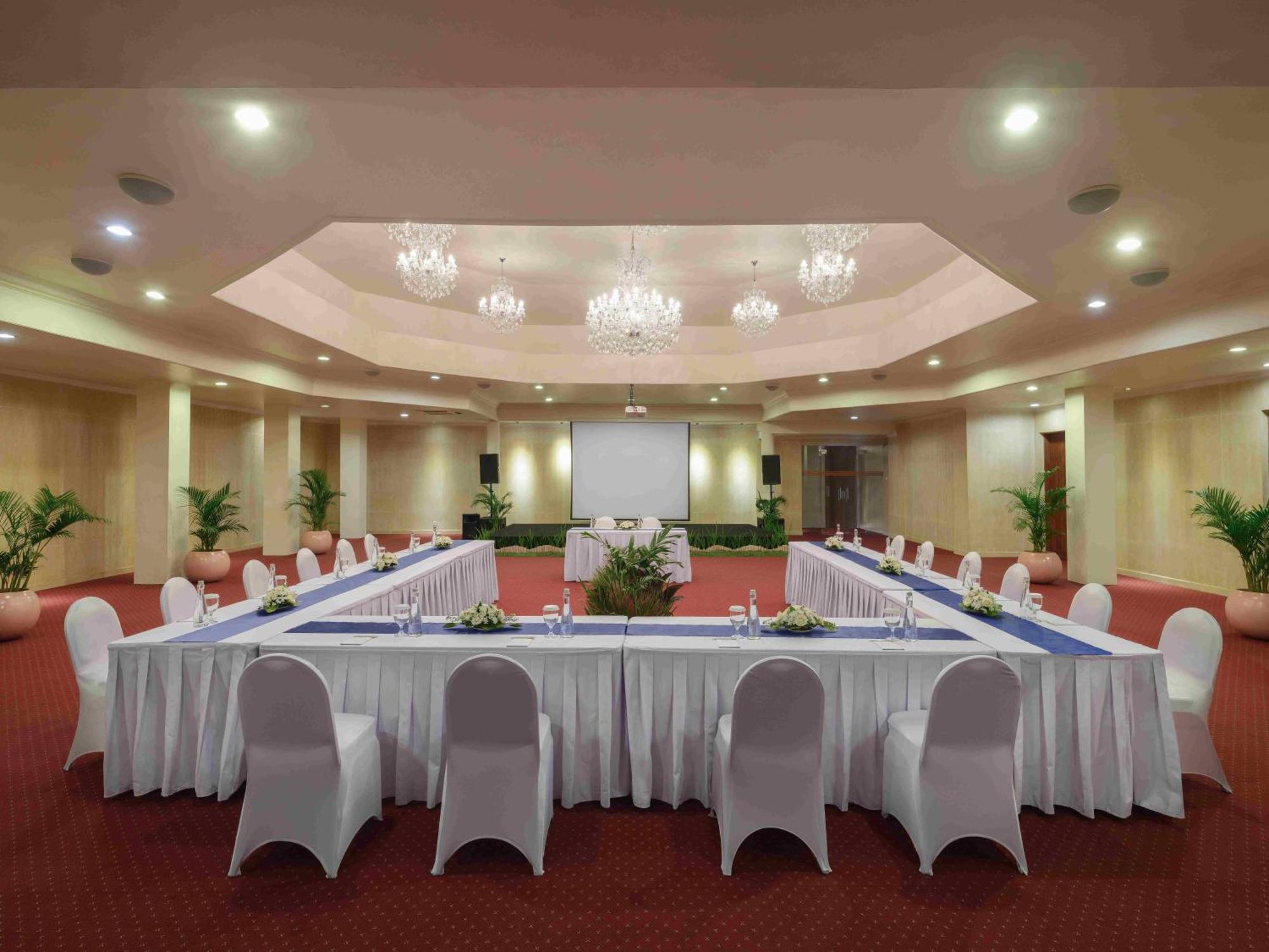 บลู-ซี รีสอร์ต บาย ดับเบิล-ซิกซ์ Hotel เซมินยัค ภายนอก รูปภาพ